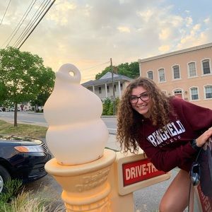 Meet your Posher, Carly